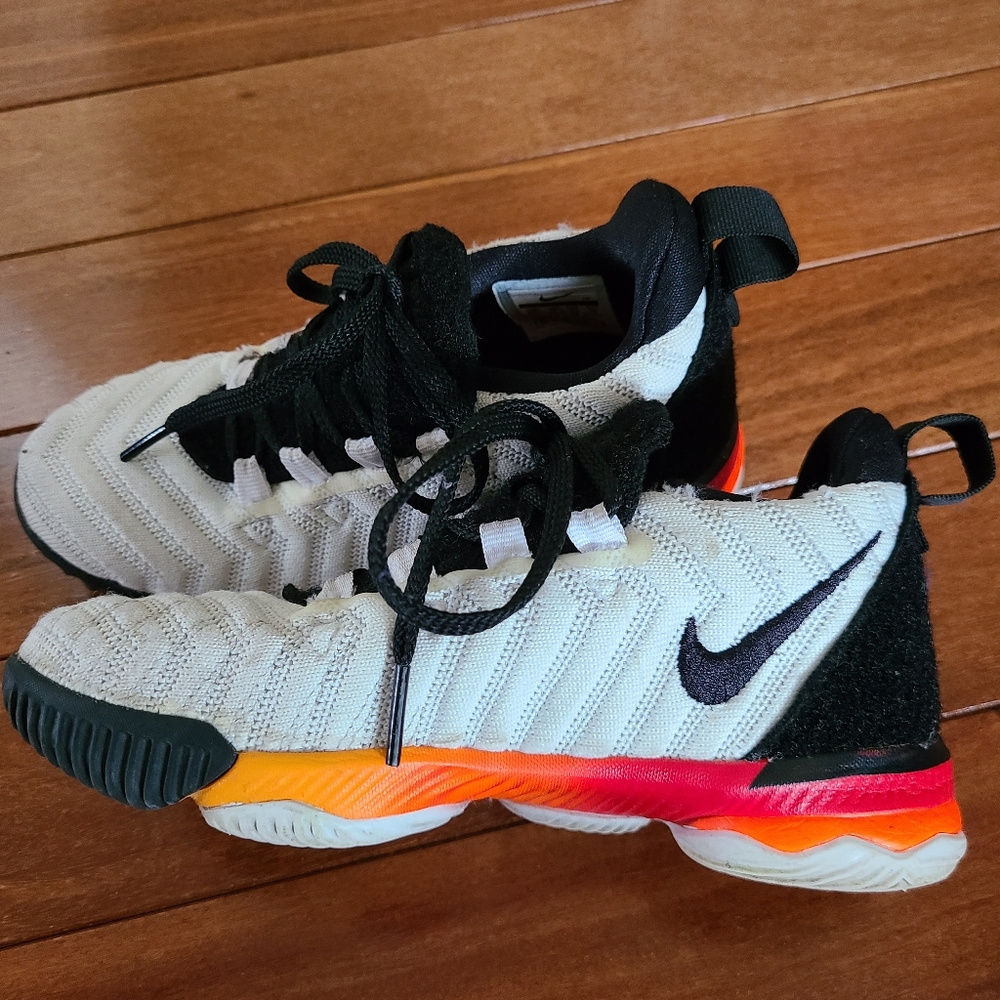 🏀Nike LeBron James size 13 basketball sneakers